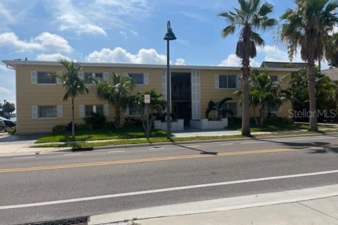 Apartment in Saint Pete Beach, Florida 1 bedroom, 41.81 sq.m. № 2323128