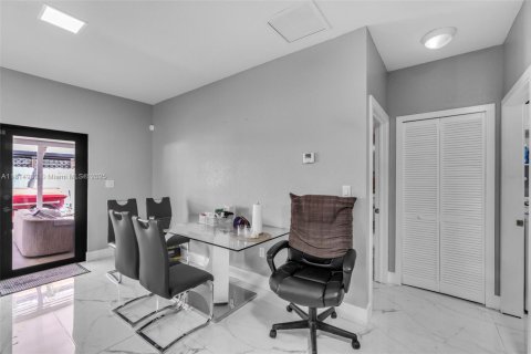 Casa en venta en Homestead, Florida, 3 dormitorios, 146.14 m2 № 1935534 - foto 13