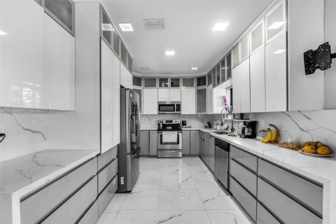 House in Homestead, Florida 3 bedrooms, 146.14 sq.m. № 1935534 - photo 9