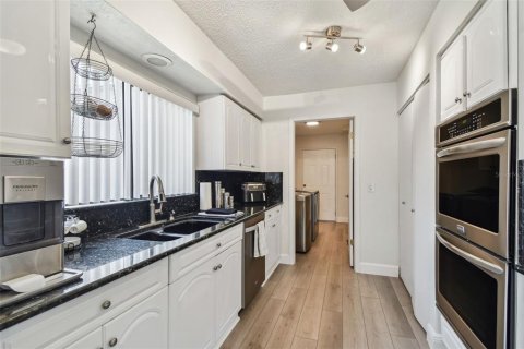 House in Tampa, Florida 3 bedrooms, 201.32 sq.m. № 1757341 - photo 19