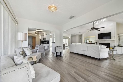 House in Tampa, Florida 3 bedrooms, 201.32 sq.m. № 1757341 - photo 8