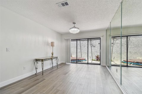 House in Tampa, Florida 3 bedrooms, 201.32 sq.m. № 1757341 - photo 21