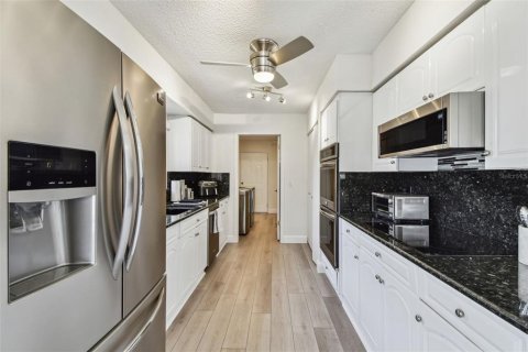 House in Tampa, Florida 3 bedrooms, 201.32 sq.m. № 1757341 - photo 18
