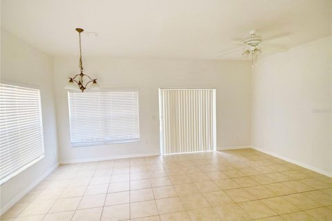 Touwnhouse à vendre à Kissimmee, Floride: 5 chambres, 158.31 m2 № 1678516 - photo 5