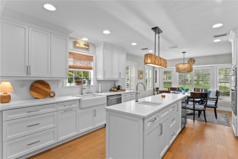 House in Tampa, Florida 5 bedrooms, 259.2 sq.m. № 1906531 - photo 12