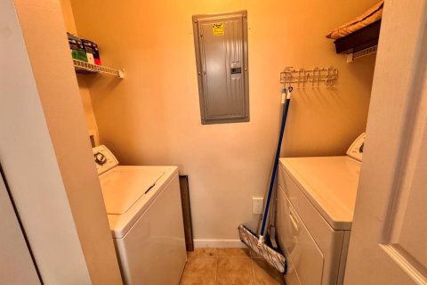 Condo in West Palm Beach, Florida, 2 bedrooms  № 2187283 - photo 4