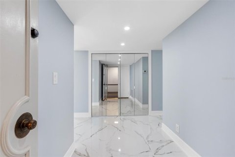 Copropriété à vendre à Clearwater, Floride: 2 chambres, 129.32 m2 № 2233478 - photo 4