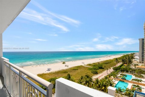 Condominio en venta en Miami Beach, Florida, 2 dormitorios, 177.35 m2 № 1963605 - foto 25