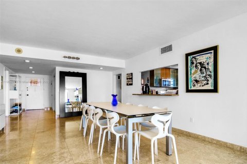 Condominio en venta en Miami Beach, Florida, 2 dormitorios, 177.35 m2 № 1963605 - foto 11