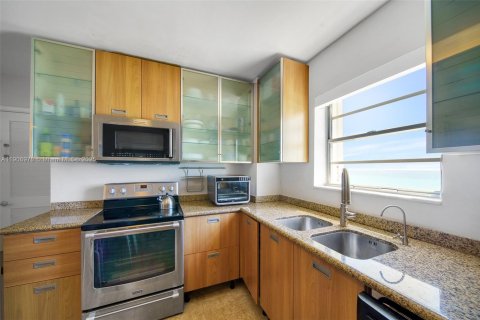Condominio en venta en Miami Beach, Florida, 2 dormitorios, 177.35 m2 № 1963605 - foto 16