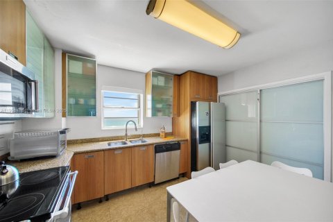 Condominio en venta en Miami Beach, Florida, 2 dormitorios, 177.35 m2 № 1963605 - foto 29
