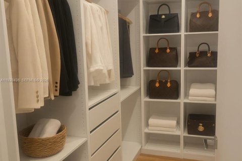 Villa ou maison à vendre à Hollywood, Floride: 4 chambres, 395.58 m2 № 2003413 - photo 11