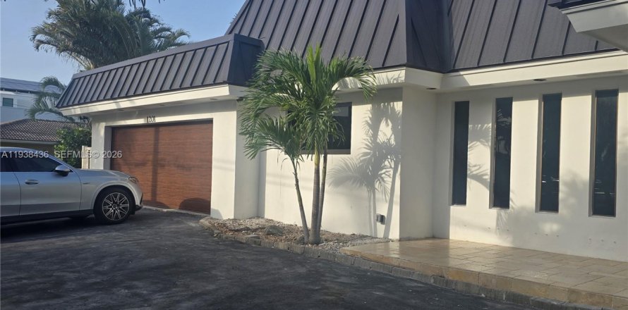 Villa ou maison à Hollywood, Floride 4 chambres, 395.58 m2 № 2003413