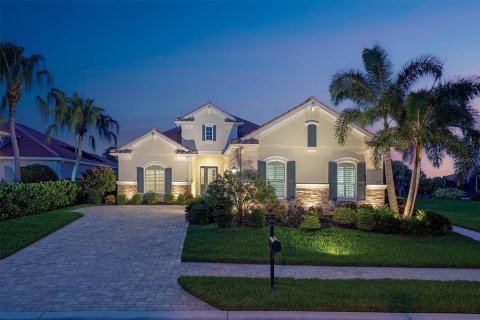 House in Englewood, Florida 3 bedrooms, 233.74 sq.m. № 2203934 - photo 4