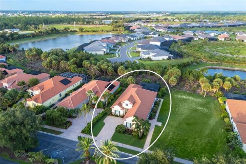 House in Englewood, Florida 3 bedrooms, 233.74 sq.m. № 2203934 - photo 2