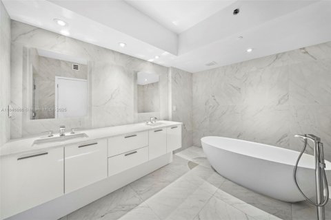 Купить кондоминиум в Майами-Бич, Флорида 2 спальни, 148.64м2, № 2013184 - фото 9