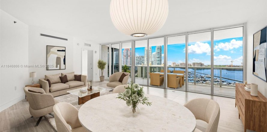 Кондоминиум с 2 спальнями в Майами-Бич, Флорида № 2013184