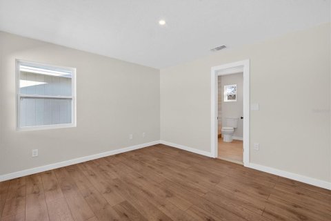 House in Saint Petersburg, Florida 3 bedrooms, 169.64 sq.m. № 2116872 - photo 26