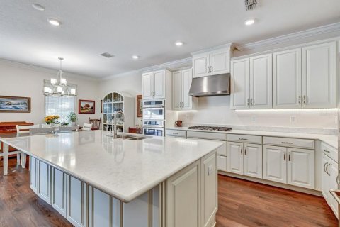 House in Wesley Chapel, Florida 2 bedrooms, 182.37 sq.m. № 2353290 - photo 6