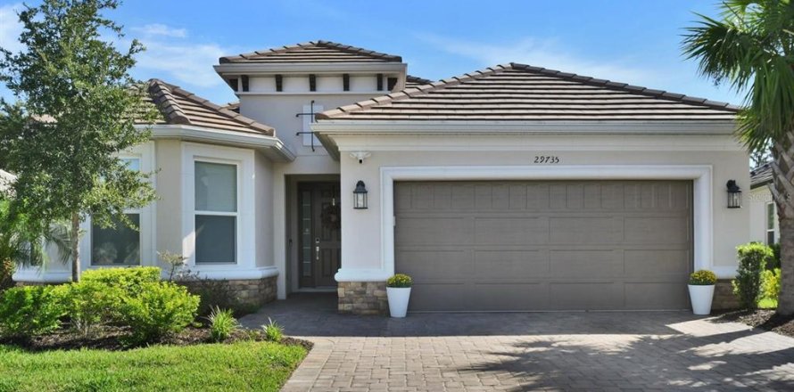 House in Wesley Chapel, Florida 2 bedrooms, 182.37 sq.m. № 2353290