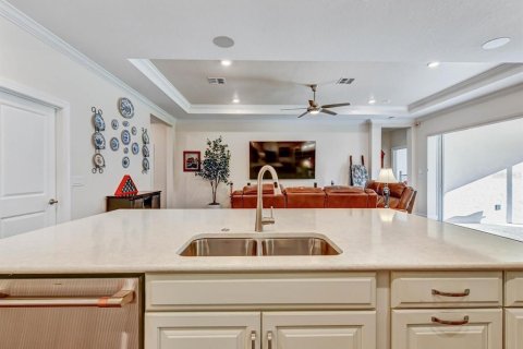 House in Wesley Chapel, Florida 2 bedrooms, 182.37 sq.m. № 2353290 - photo 13