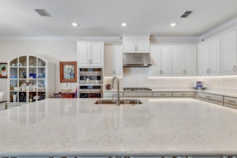 House in Wesley Chapel, Florida 2 bedrooms, 182.37 sq.m. № 2353290 - photo 7