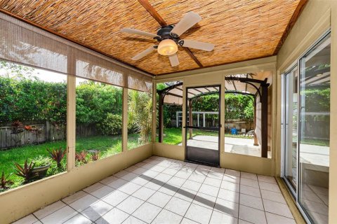 House in Palm Harbor, Florida 3 bedrooms, 137.03 sq.m. № 2197117 - photo 19