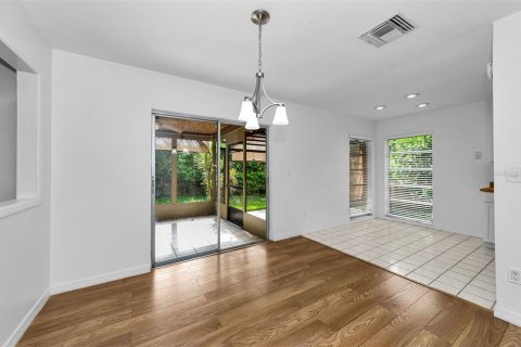House in Palm Harbor, Florida 3 bedrooms, 137.03 sq.m. № 2197117 - photo 7