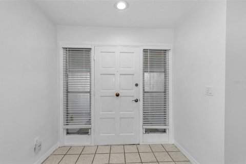 House in Palm Harbor, Florida 3 bedrooms, 137.03 sq.m. № 2197117 - photo 4