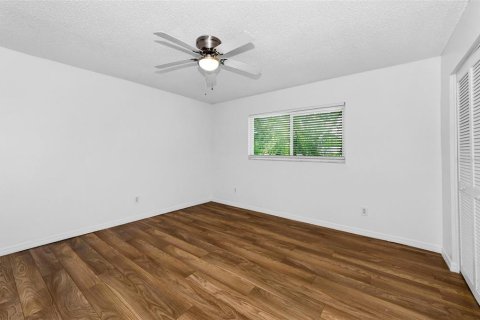 House in Palm Harbor, Florida 3 bedrooms, 137.03 sq.m. № 2197117 - photo 13