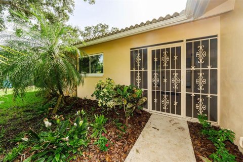 House in Palm Harbor, Florida 3 bedrooms, 137.03 sq.m. № 2197117 - photo 2
