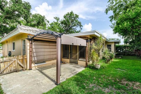 House in Palm Harbor, Florida 3 bedrooms, 137.03 sq.m. № 2197117 - photo 21