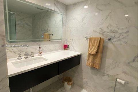 Condominio en alquiler en Riviera Beach, Florida, 2 dormitorios, 113.25 m2 № 1858592 - foto 15