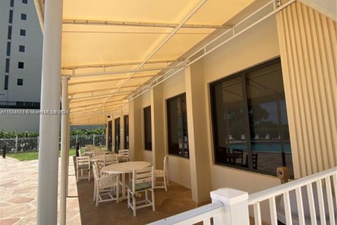 Condo in Riviera Beach, Florida, 2 bedrooms  № 1858592 - photo 24