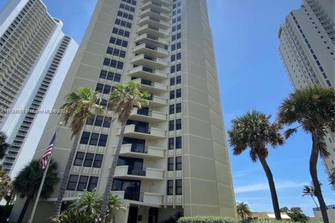 Condo in Riviera Beach, Florida, 2 bedrooms  № 1858592 - photo 1