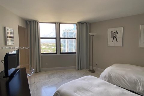 Condo in Riviera Beach, Florida, 2 bedrooms  № 1858592 - photo 13