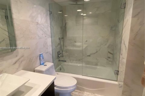 Condo in Riviera Beach, Florida, 2 bedrooms  № 1858592 - photo 10
