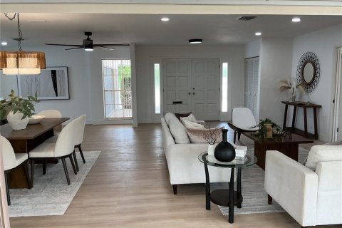 Villa ou maison à vendre à Saint Petersburg, Floride: 3 chambres, 147.06 m2 № 2409967 - photo 8