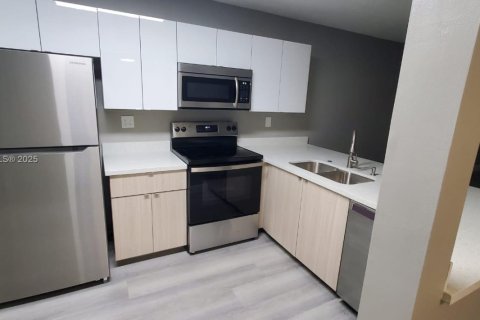 Copropriété à louer à Sunrise, Floride: 2 chambres, 91.6 m2 № 1926648 - photo 6