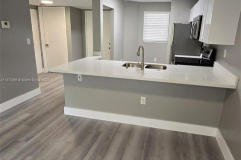 Copropriété à louer à Sunrise, Floride: 2 chambres, 91.6 m2 № 1926648 - photo 11