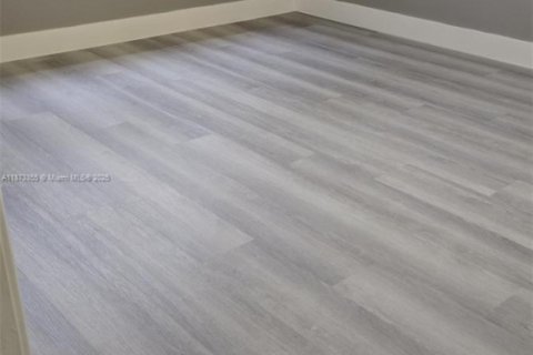 Copropriété à louer à Sunrise, Floride: 2 chambres, 91.6 m2 № 1926648 - photo 23