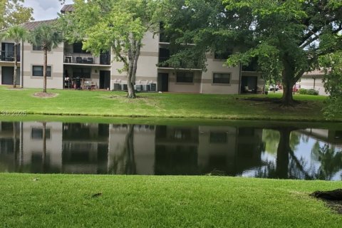 Copropriété à louer à Sunrise, Floride: 2 chambres, 91.6 m2 № 1926648 - photo 18