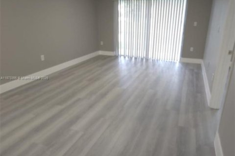 Copropriété à louer à Sunrise, Floride: 2 chambres, 91.6 m2 № 1926648 - photo 24