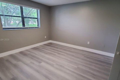 Copropriété à louer à Sunrise, Floride: 2 chambres, 91.6 m2 № 1926648 - photo 19