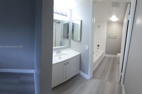 Copropriété à louer à Sunrise, Floride: 2 chambres, 91.6 m2 № 1926648 - photo 26