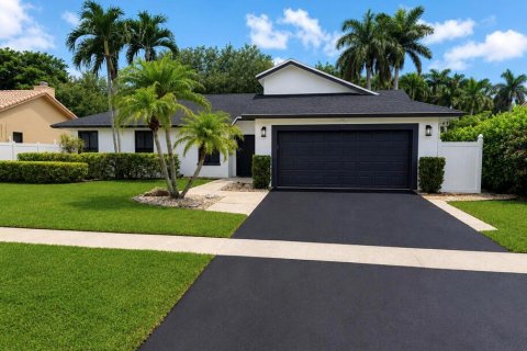House in Boca Raton, Florida 4 bedrooms, 195.09 sq.m. № 2177622