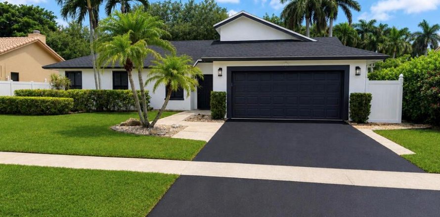 House in Boca Raton, Florida 4 bedrooms, 195.09 sq.m. № 2177622
