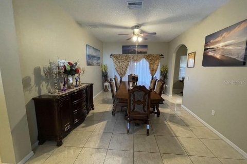 House in Kissimmee, Florida 4 bedrooms, 215.9 sq.m. № 1616293 - photo 8