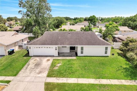 House in Orlando, Florida 4 bedrooms, 167.5 sq.m. № 1880735 - photo 14