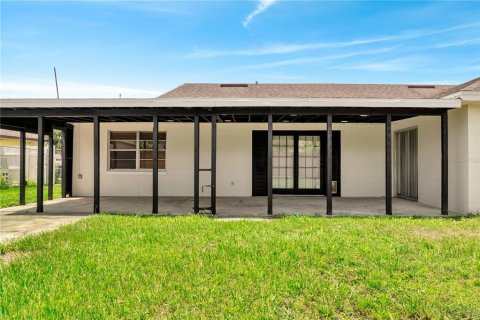 House in Orlando, Florida 4 bedrooms, 167.5 sq.m. № 1880735 - photo 19